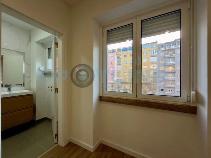 Apartamento T2 para Arrendamento em Alvalade Foto 27
