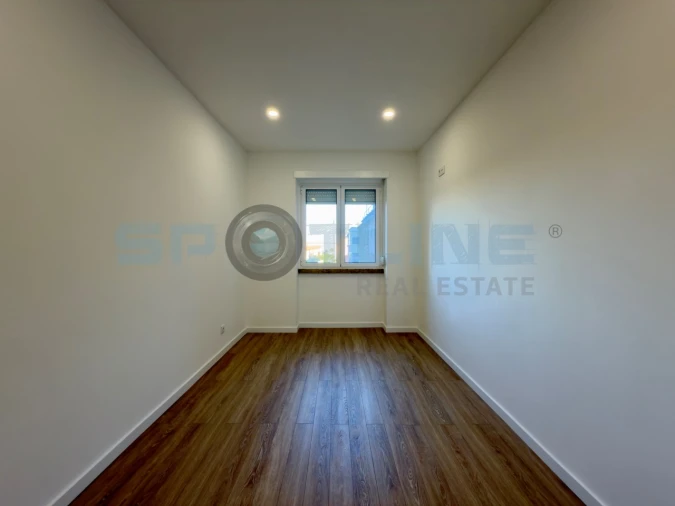 Apartamento T2 para Arrendamento em Alvalade Foto 32