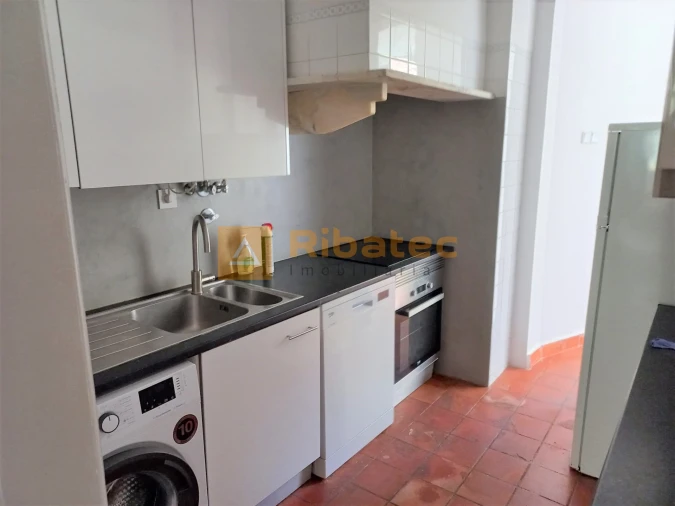 Apartamento T2 para Arrendamento em Estrela Foto 3