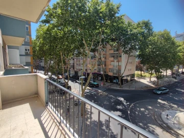 Apartamento T3 para Venda em Benfica
