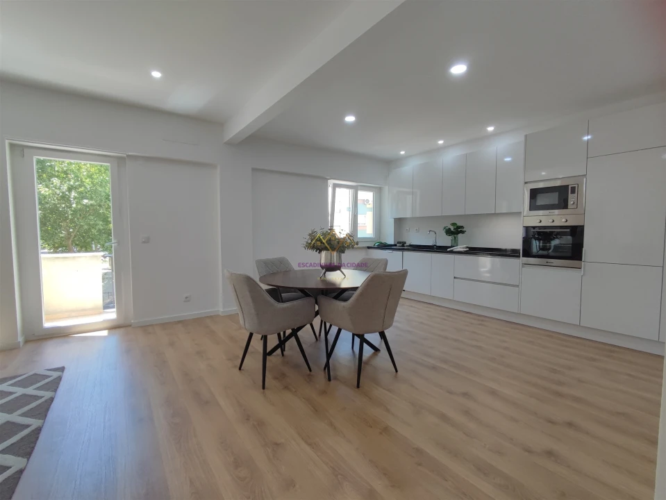 Apartamento T3 para Venda em Benfica Foto 1