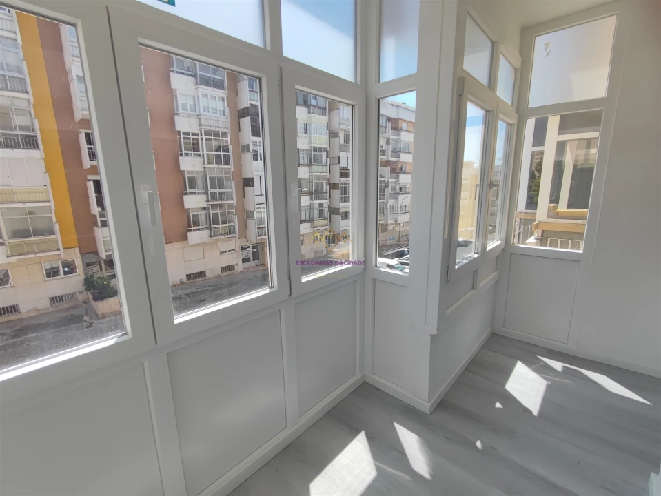 Apartamento T2 para Venda em Oeiras e São Julião da Barra, Paço de Arcos e Caxias Foto 8