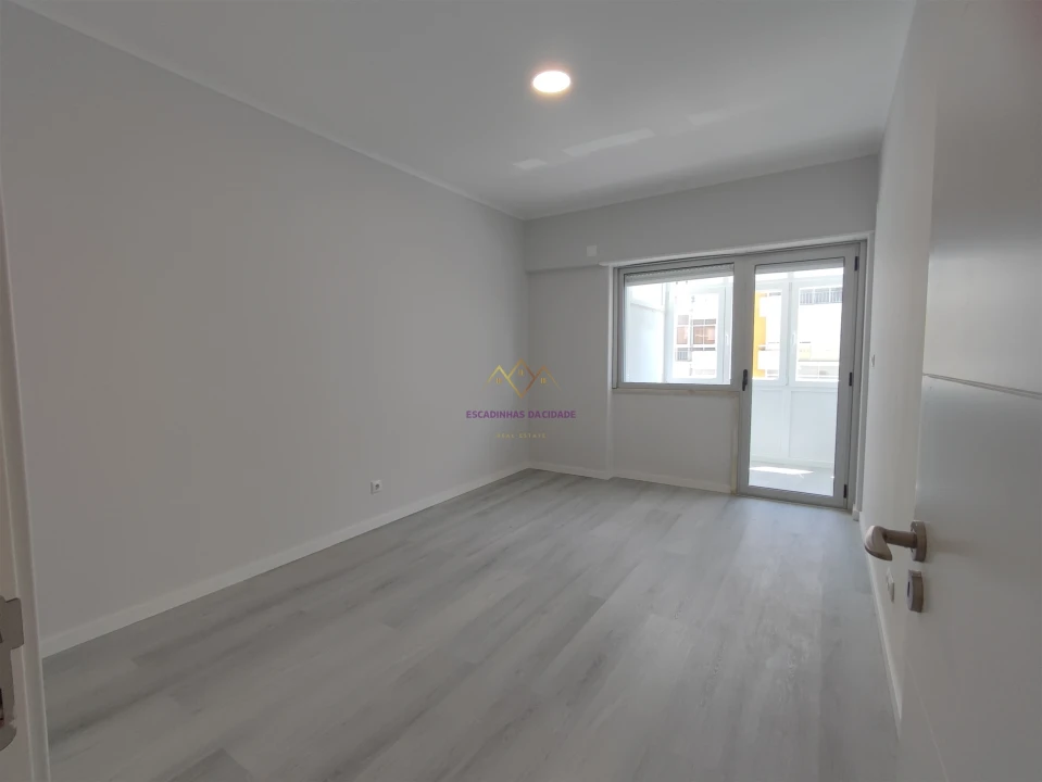 Apartamento T2 para Venda em Oeiras e São Julião da Barra, Paço de Arcos e Caxias Foto 23