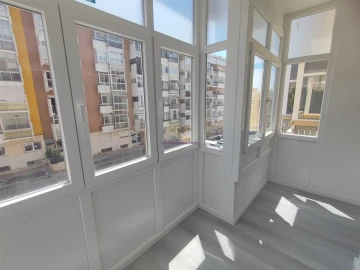 Apartamento T2 para Venda em Oeiras e São Julião da Barra, Paço de Arcos e Caxias