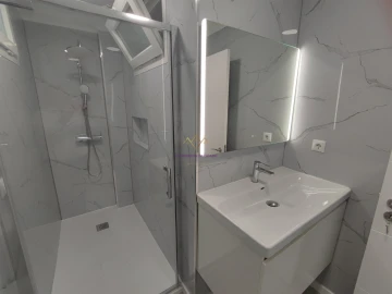 Apartamento T2 para Venda em Oeiras e São Julião da Barra, Paço de Arcos e Caxias