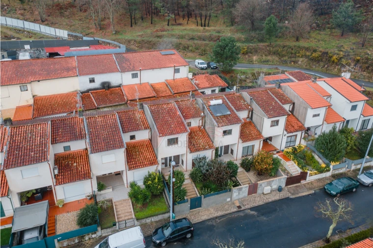 Moradia T3 para Venda em Fafe Foto 32