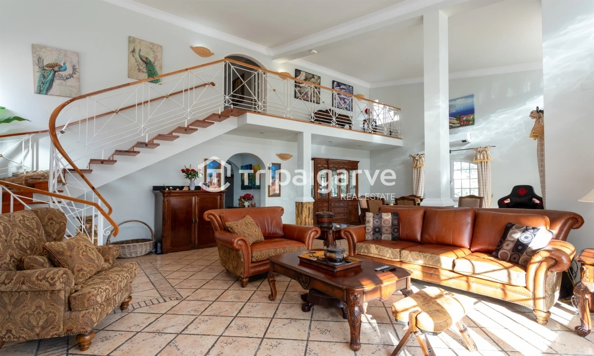 Moradia T5 para Venda em Guia Foto 14