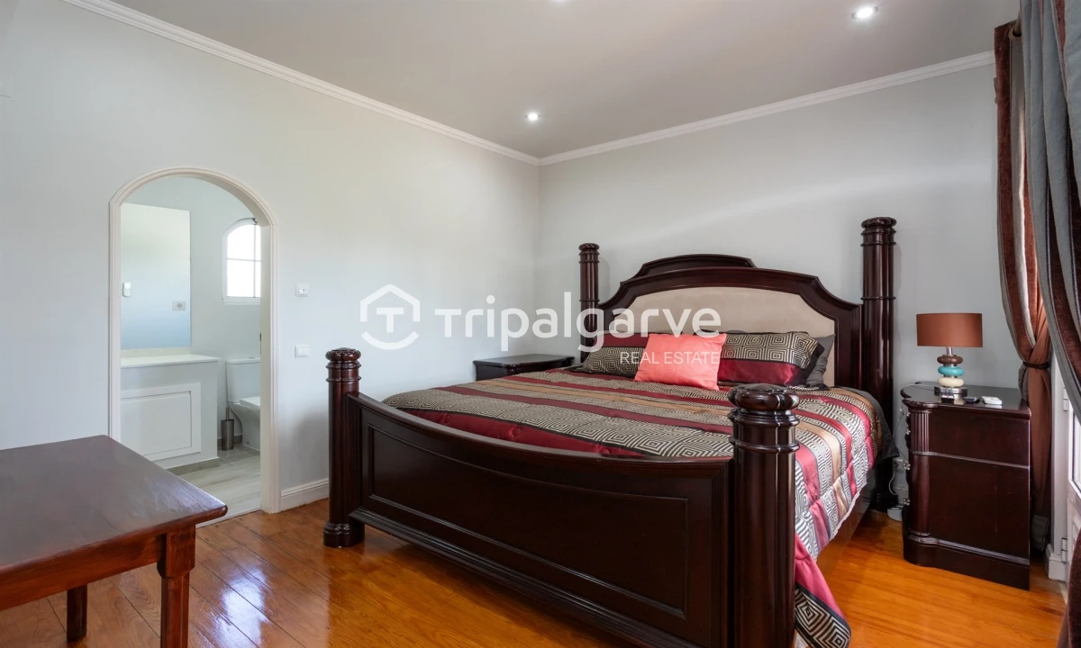 Moradia T5 para Venda em Guia Foto 29