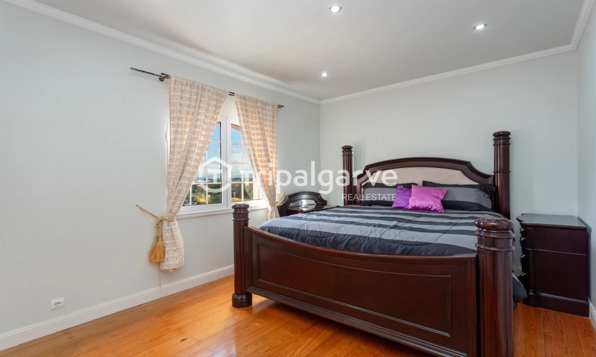 Moradia T5 para Venda em Guia Foto 21