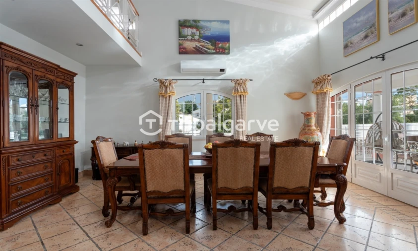 Moradia T5 para Venda em Guia Foto 15