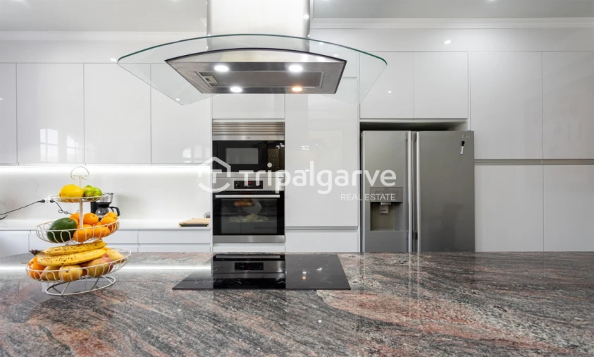 Moradia T5 para Venda em Guia Foto 10