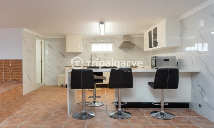 Moradia T5 para Venda em Guia Foto 42