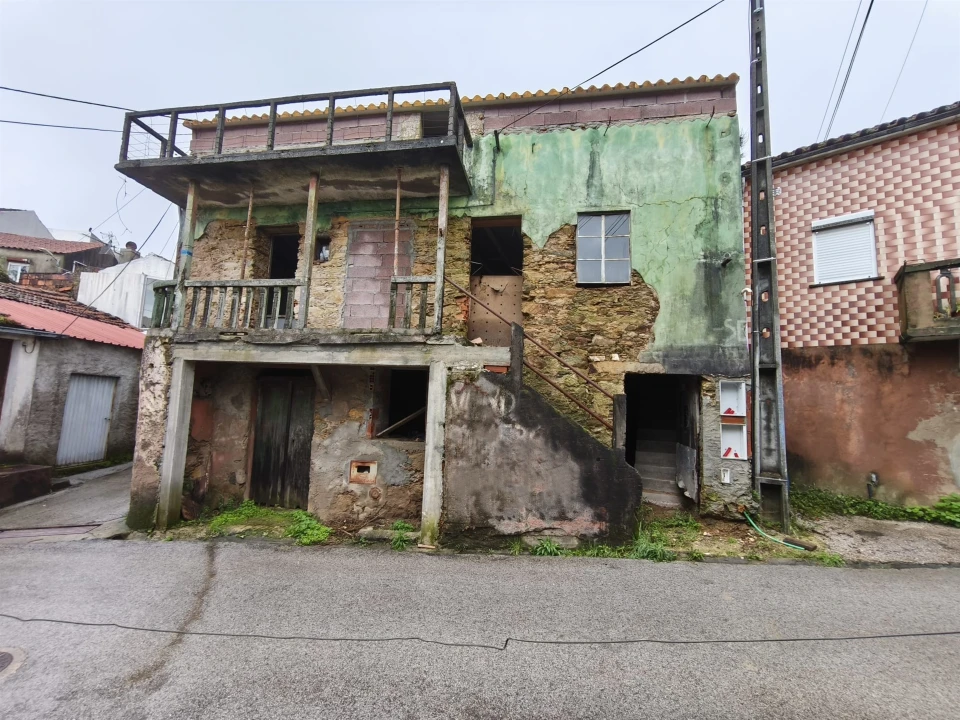 Moradia T3 para Venda em Lorvão Foto 1