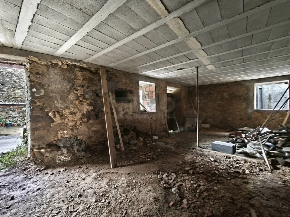 Moradia T3 para Venda em Lorvão Foto 6