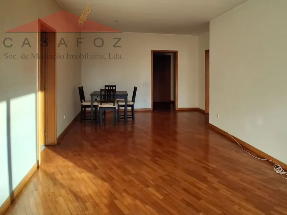 Apartamento T1 para Arrendamento em Aldoar, Foz do Douro e Nevogilde Foto 8