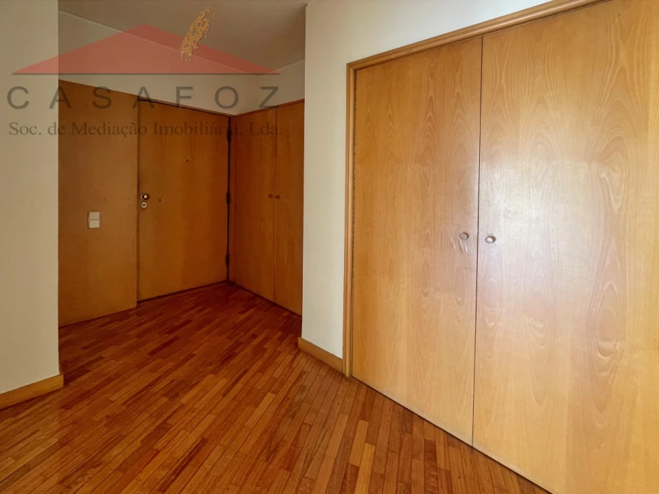 Apartamento T1 para Arrendamento em Aldoar, Foz do Douro e Nevogilde Foto 16