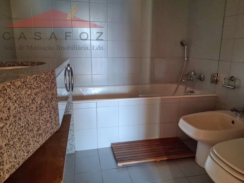 Apartamento T1 para Arrendamento em Aldoar, Foz do Douro e Nevogilde Foto 21