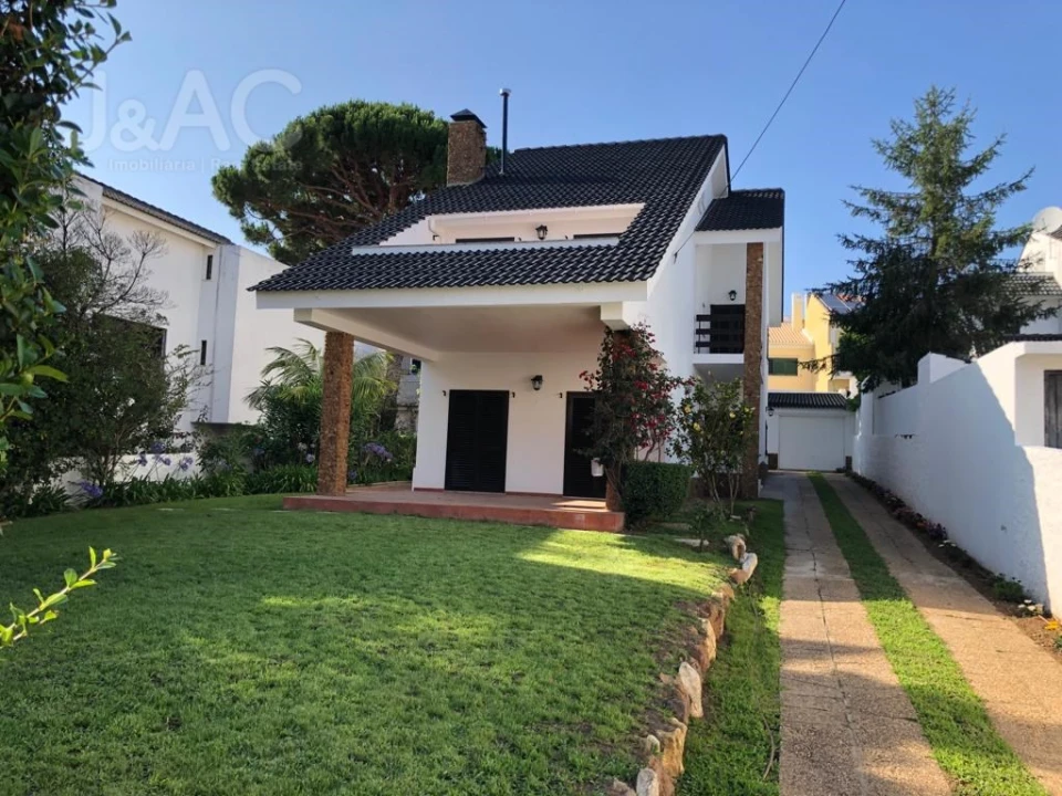 Moradia T4 para Arrendamento em Cascais e Estoril Foto 1