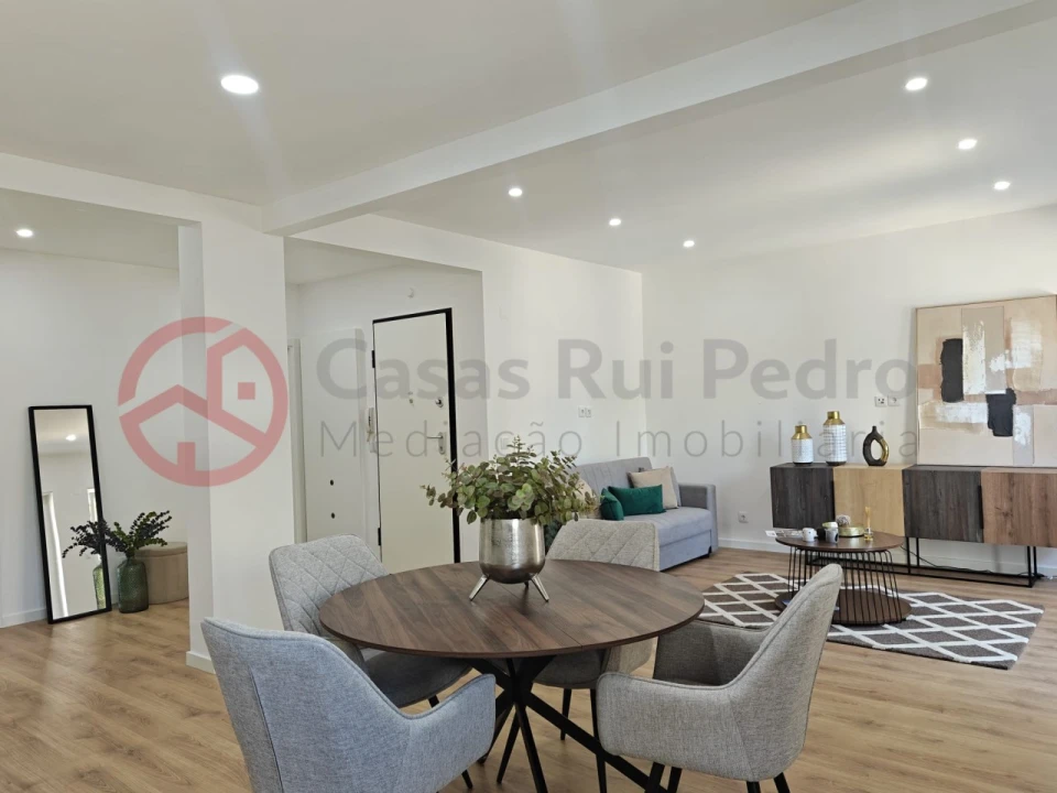 Apartamento T3 para Venda em Benfica Foto 2