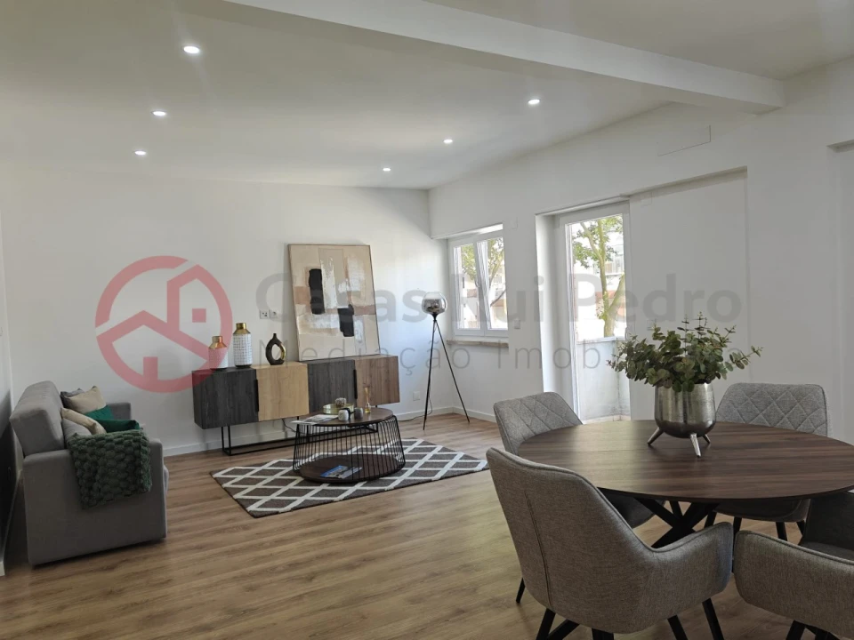 Apartamento T3 para Venda em Benfica Foto 3