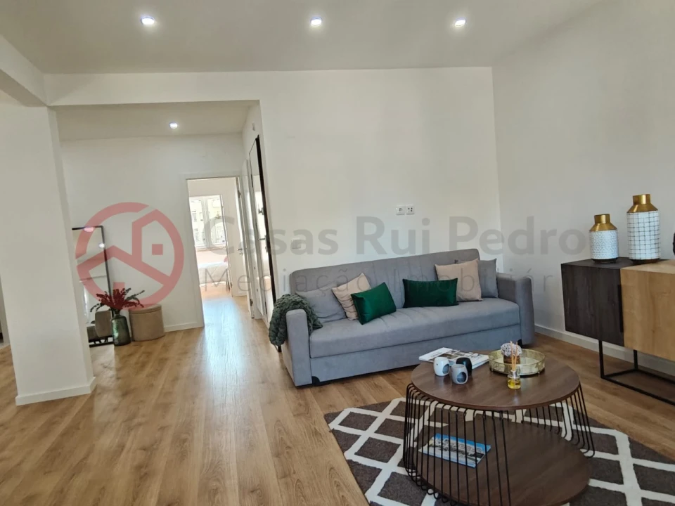 Apartamento T3 para Venda em Benfica Foto 4