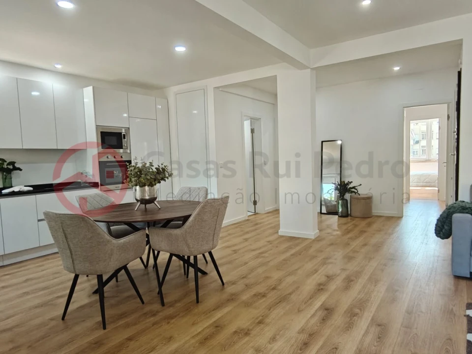 Apartamento T3 para Venda em Benfica Foto 1