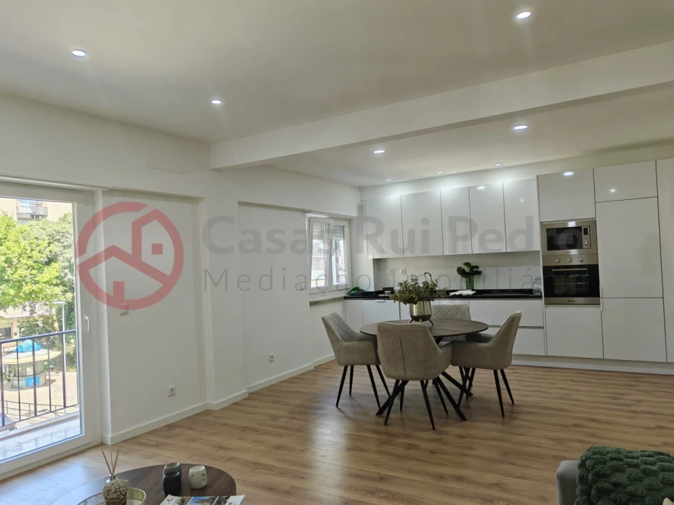 Apartamento T3 para Venda em Benfica Foto 7
