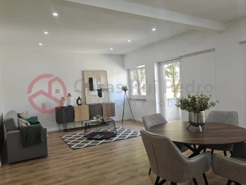 Apartamento T3 para Venda em Benfica