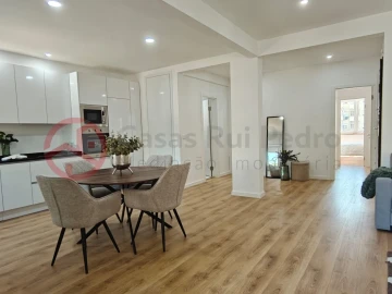 Apartamento T3 para Venda em Benfica