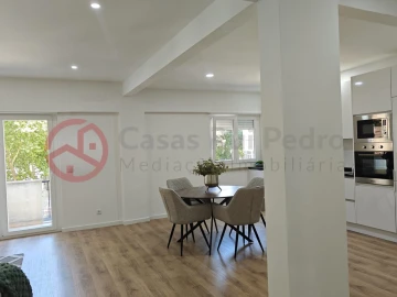 Apartamento T3 para Venda em Benfica