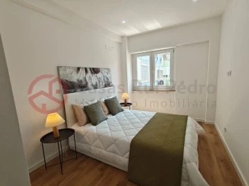 Apartamento T3 para Venda em Benfica
