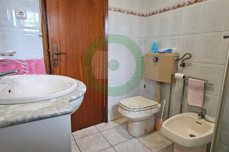 Moradia T3 para Venda em Santa Maria Maior Foto 9