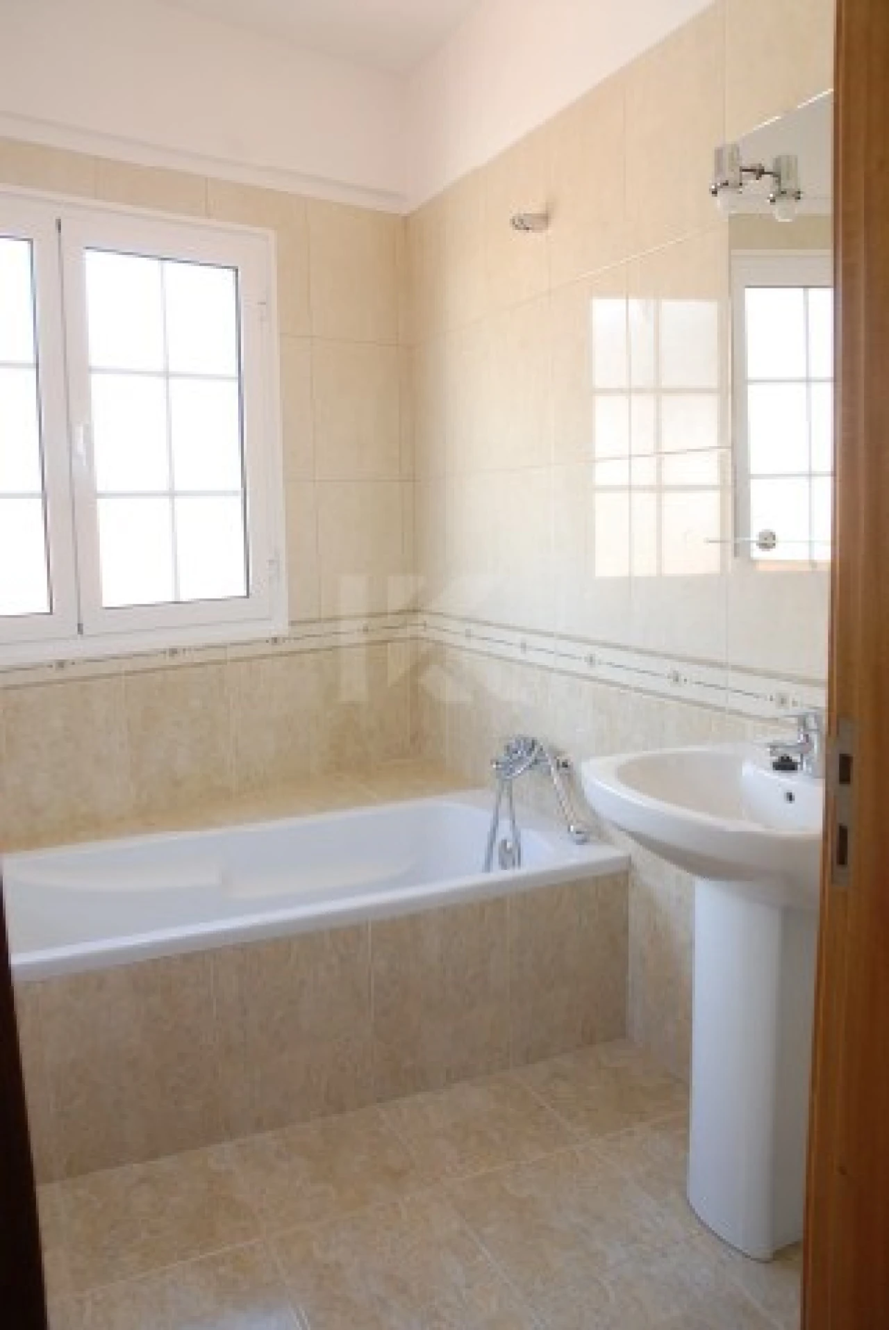 Apartamento T1 para Arrendamento em Funchal (Se) Foto 7