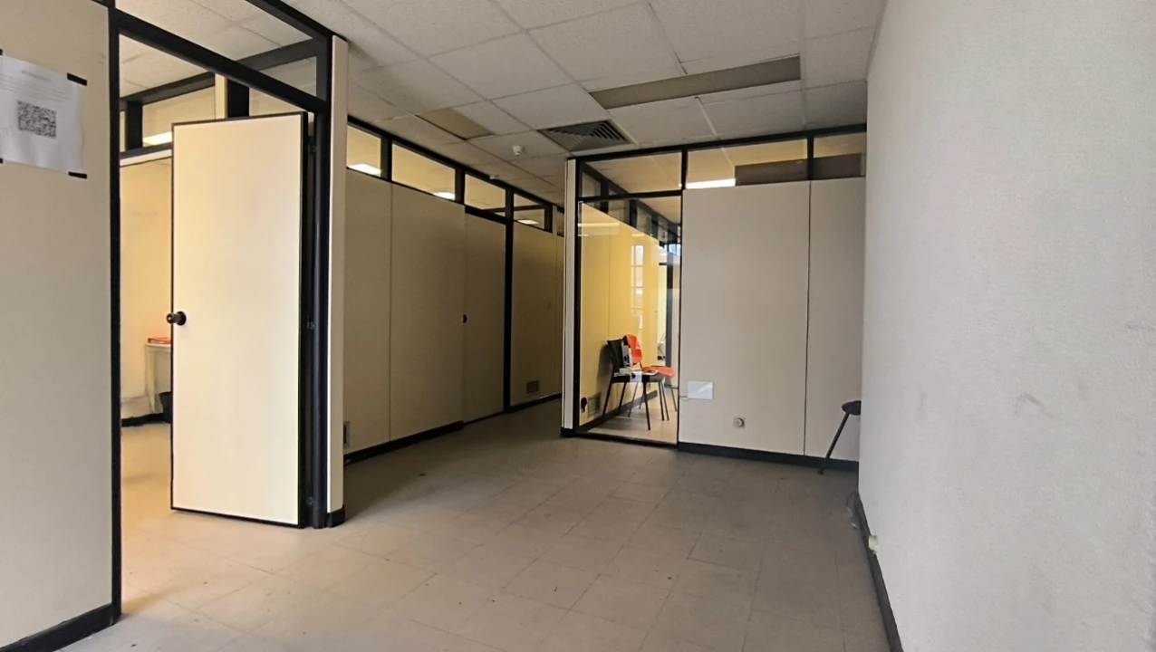 Armazém para Venda em Areeiro Foto 1