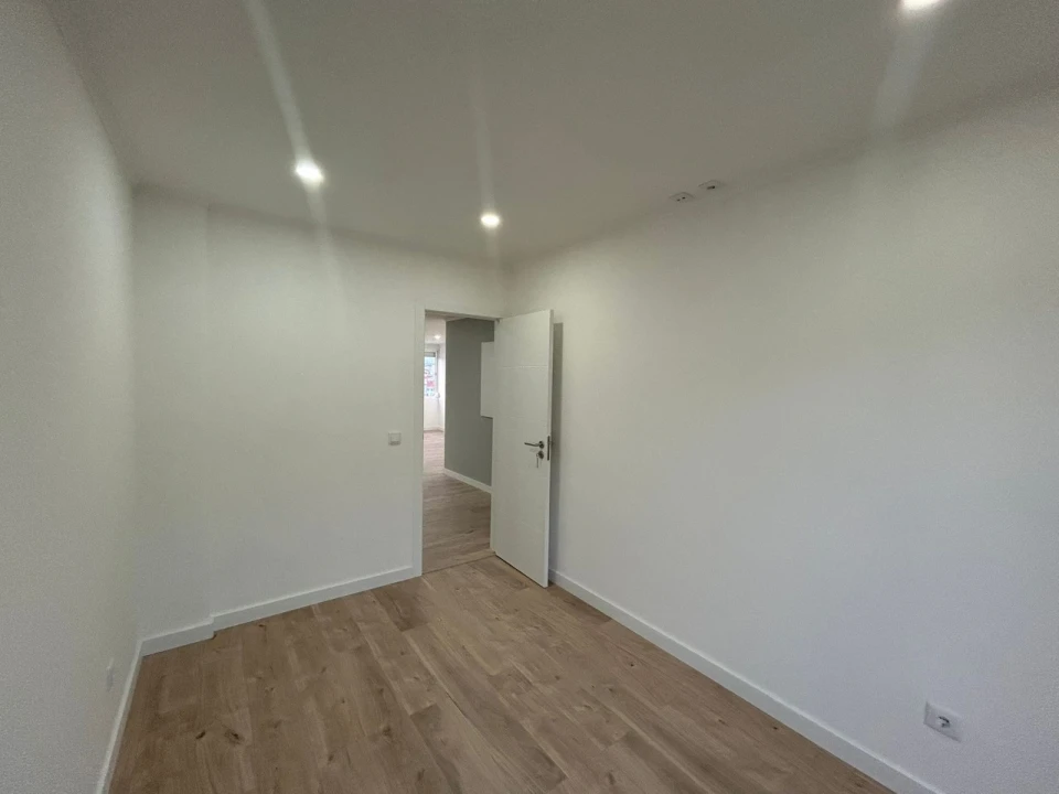 Apartamento T3 para Venda em Águas Livres Foto 6