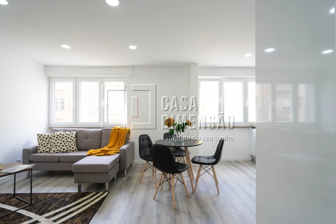 Apartamento T3 para Venda em Benfica Foto 4