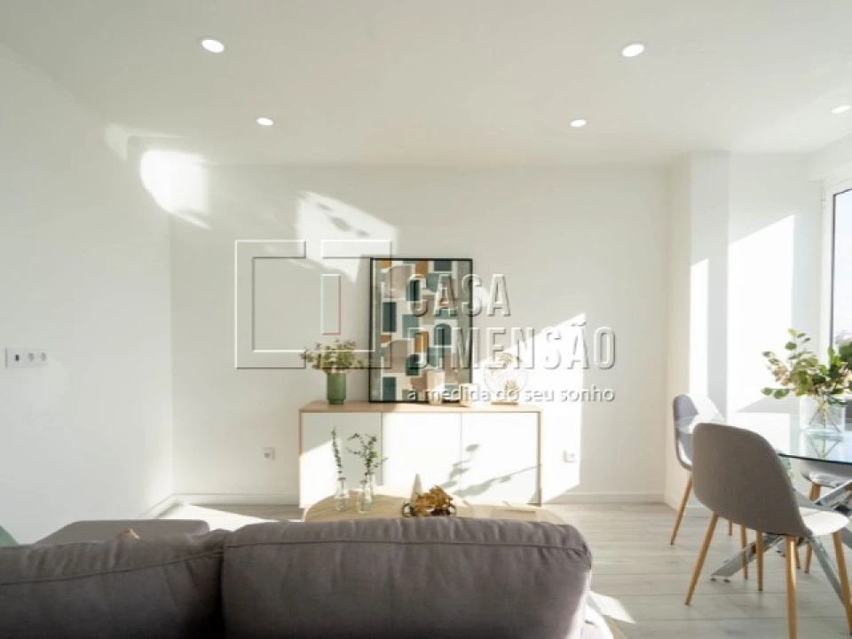 Apartamento T2 para Venda em São Domingos de Benfica Foto 6