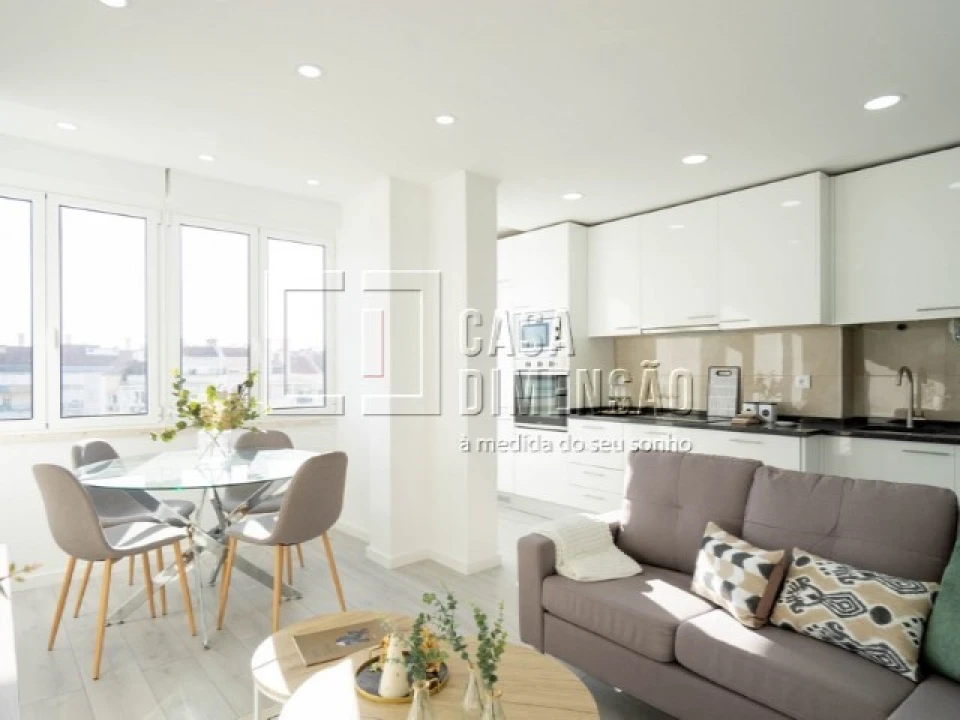 Apartamento T2 para Venda em São Domingos de Benfica Foto 1