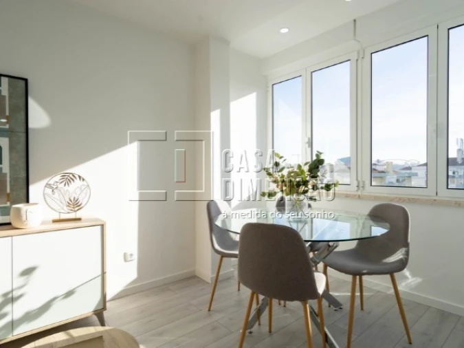 Apartamento T2 para Venda em São Domingos de Benfica Foto 8