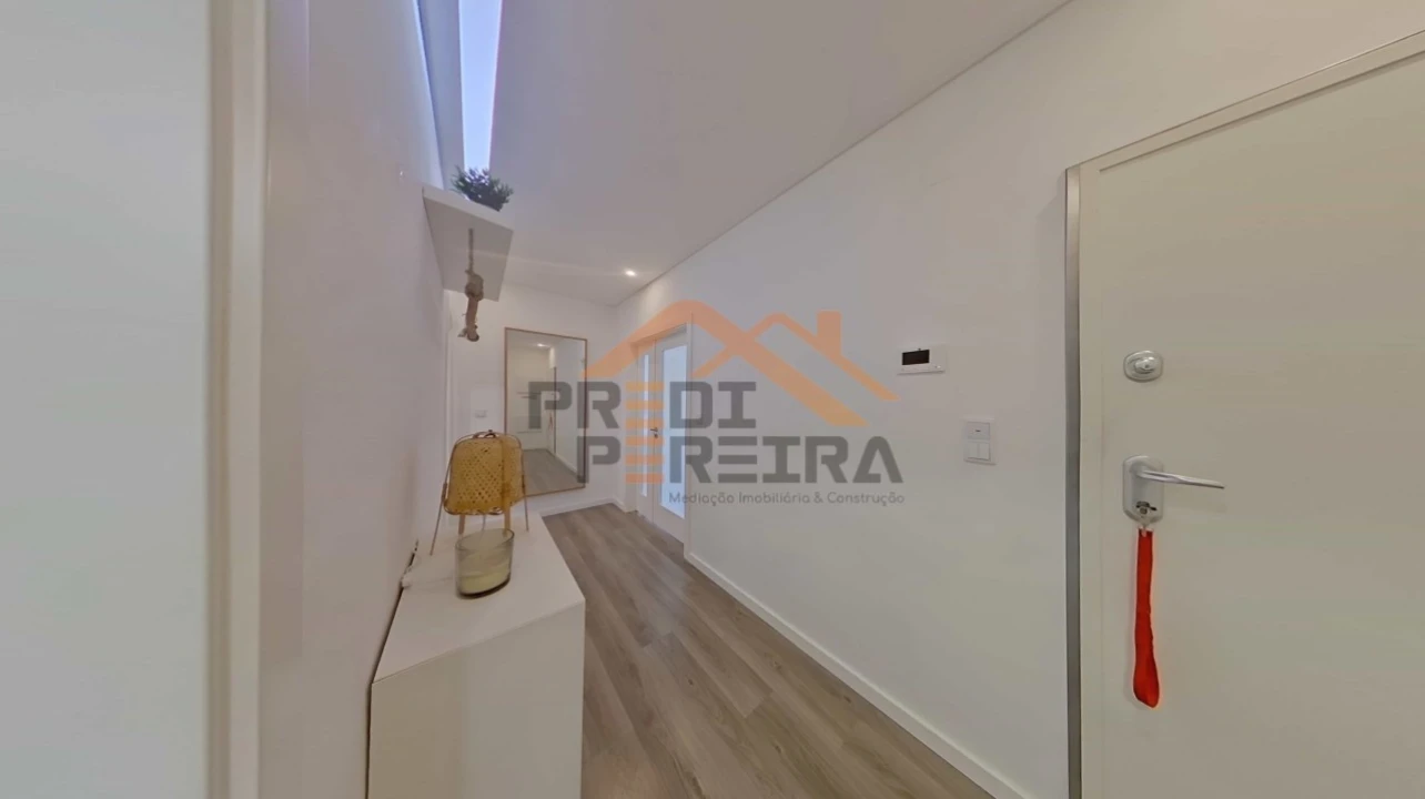 Apartamento T2 para Venda em Pontinha e Famões Foto 9