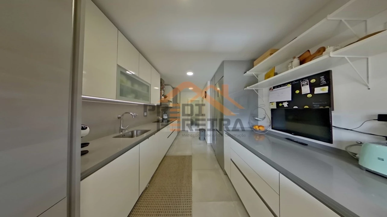 Apartamento T2 para Venda em Pontinha e Famões Foto 8