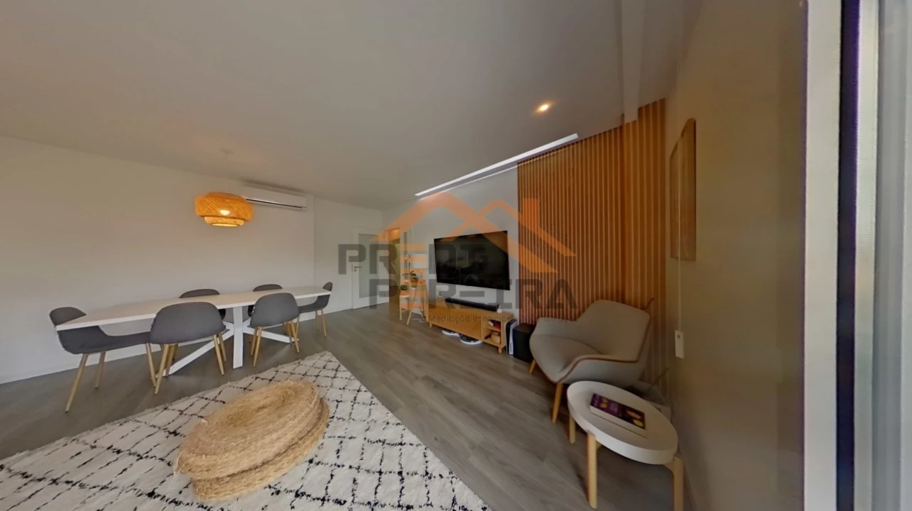 Apartamento T2 para Venda em Pontinha e Famões Foto 4