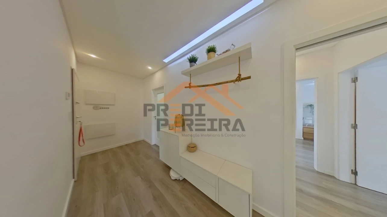 Apartamento T2 para Venda em Pontinha e Famões Foto 10