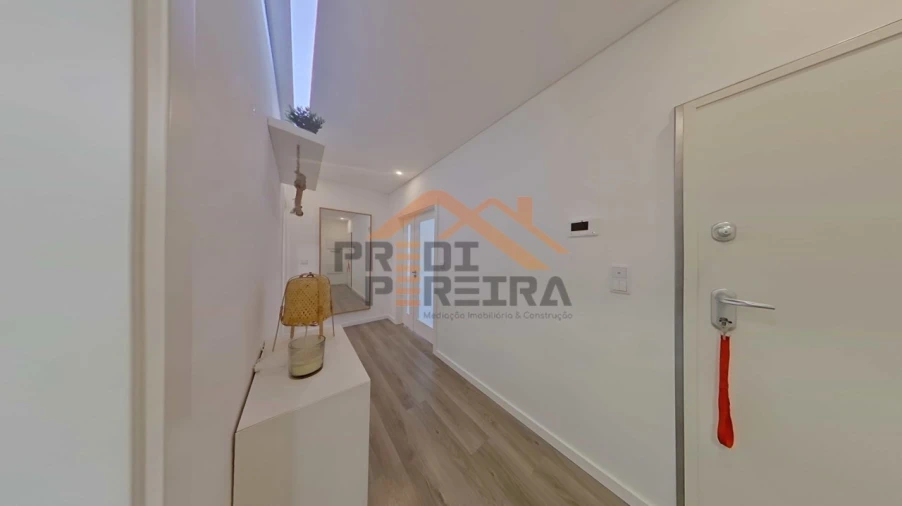 Apartamento T2 para Venda em Pontinha e Famões Foto 9