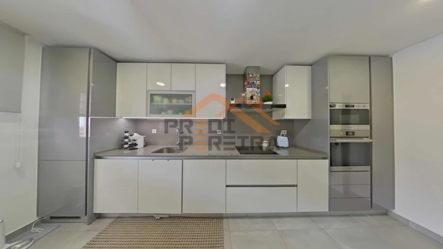 Apartamento T2 para Venda em Pontinha e Famões Foto 6