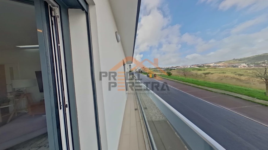 Apartamento T2 para Venda em Pontinha e Famões Foto 11