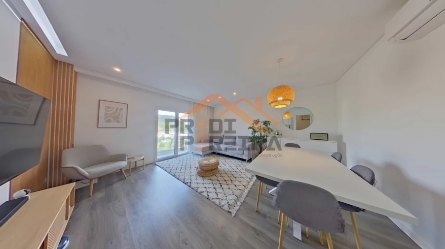 Apartamento T2 para Venda em Pontinha e Famões