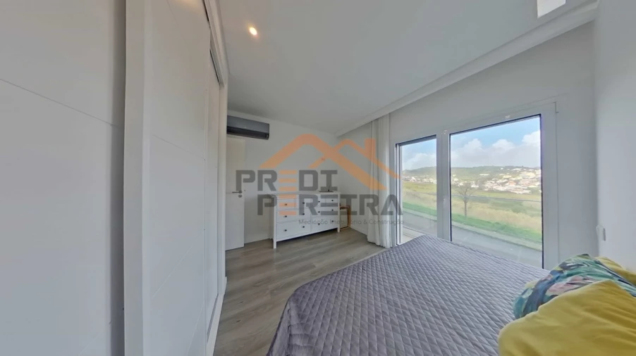 Apartamento T2 para Venda em Pontinha e Famões Foto 15