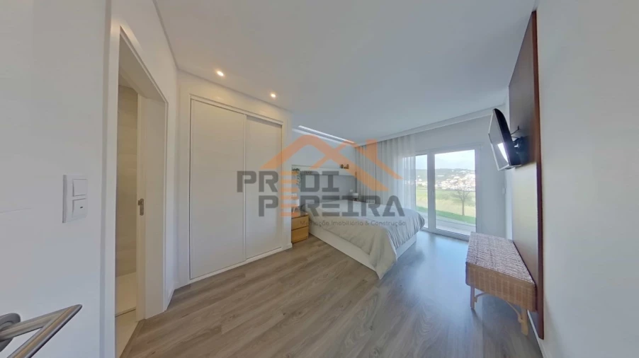 Apartamento T2 para Venda em Pontinha e Famões Foto 17