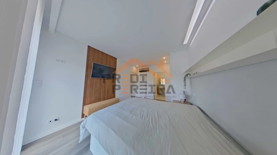 Apartamento T2 para Venda em Pontinha e Famões Foto 20